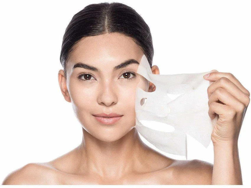 Як користуватися тканинною маскою для обличчя