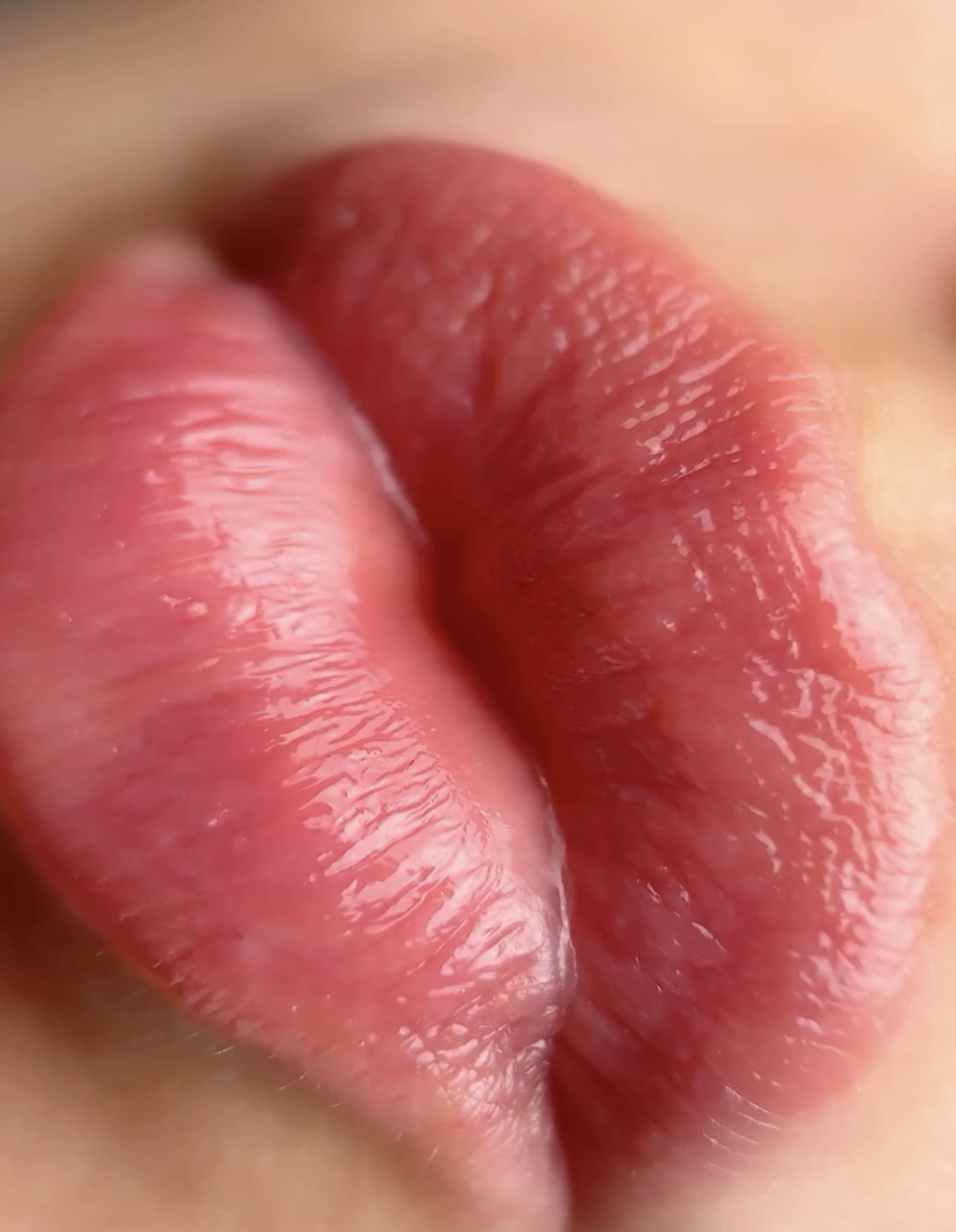 Блиск для губ 3D Plumping Lipgloss — Neverti