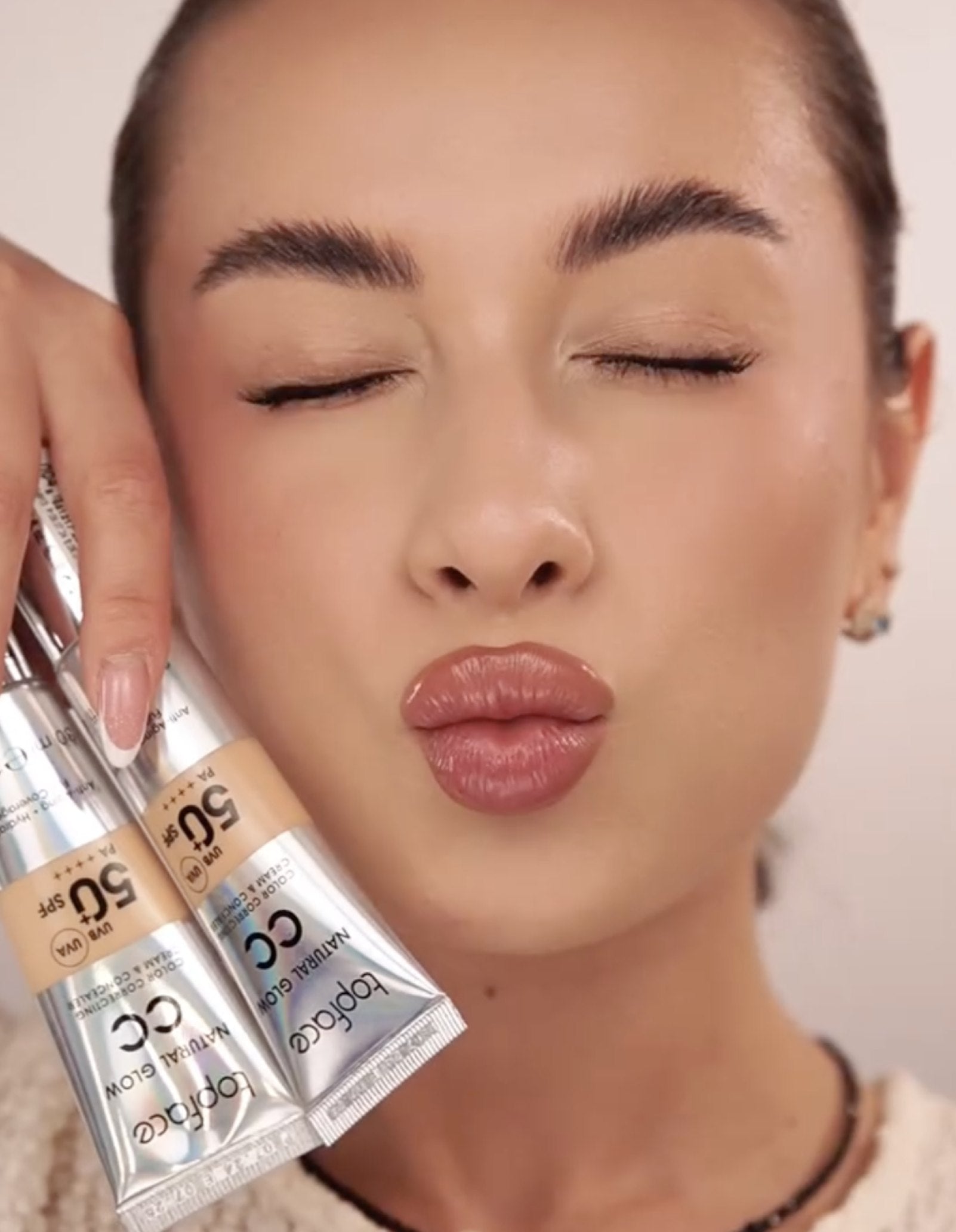 CC крем Natural Glow Cream & Concealer SPF 50+ — Topface
