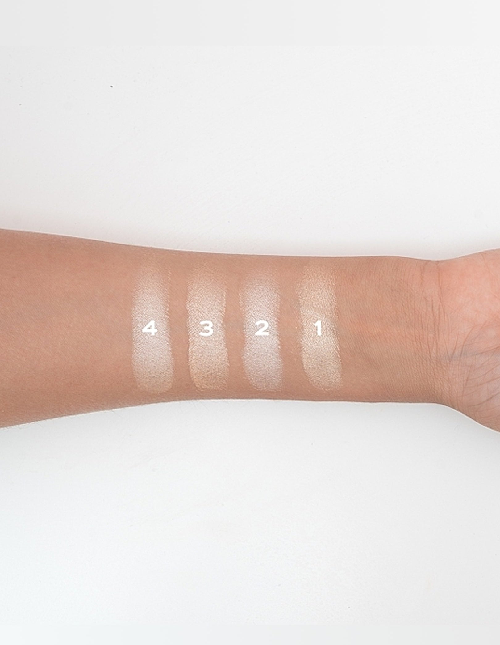 Хайлайтер запечений для обличчя GLOW Illuminator — Bless Beauty
